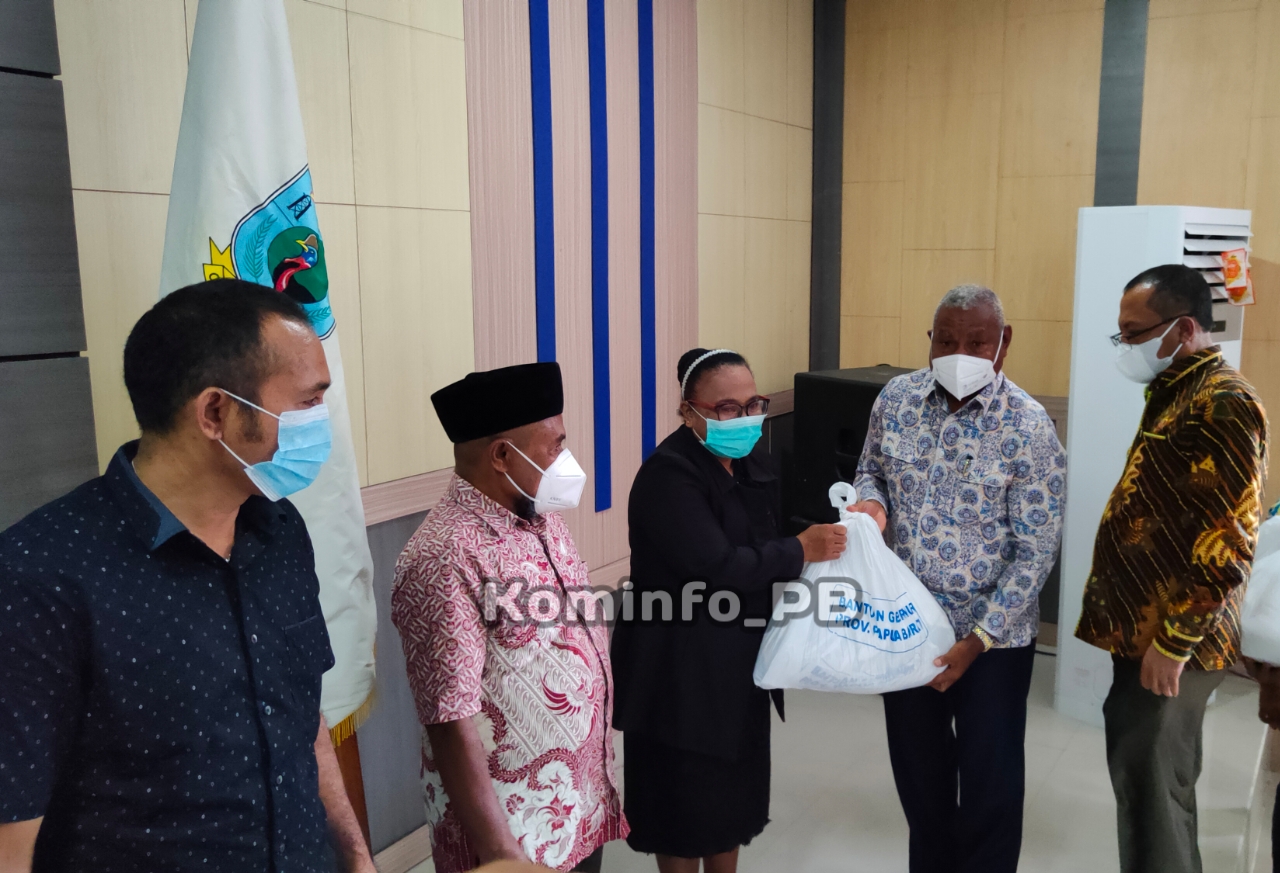 Penyaluran Bantuan Bapok Tiga Tahap untuk Raja Ampat Terlaksana