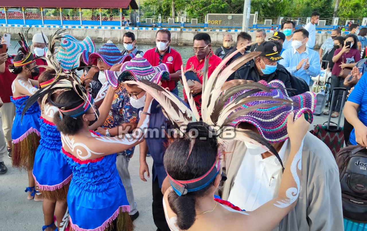 Narasumber Serta Ratusan Peserta Temu Ilmiah IKAPTK Tiba di Raja Ampat