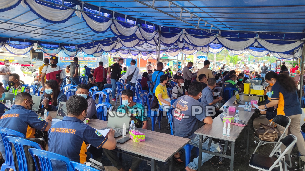 Peserta Vaksin Covid-19 Jelang HPN 2022 PWI Papua Barat Membludak