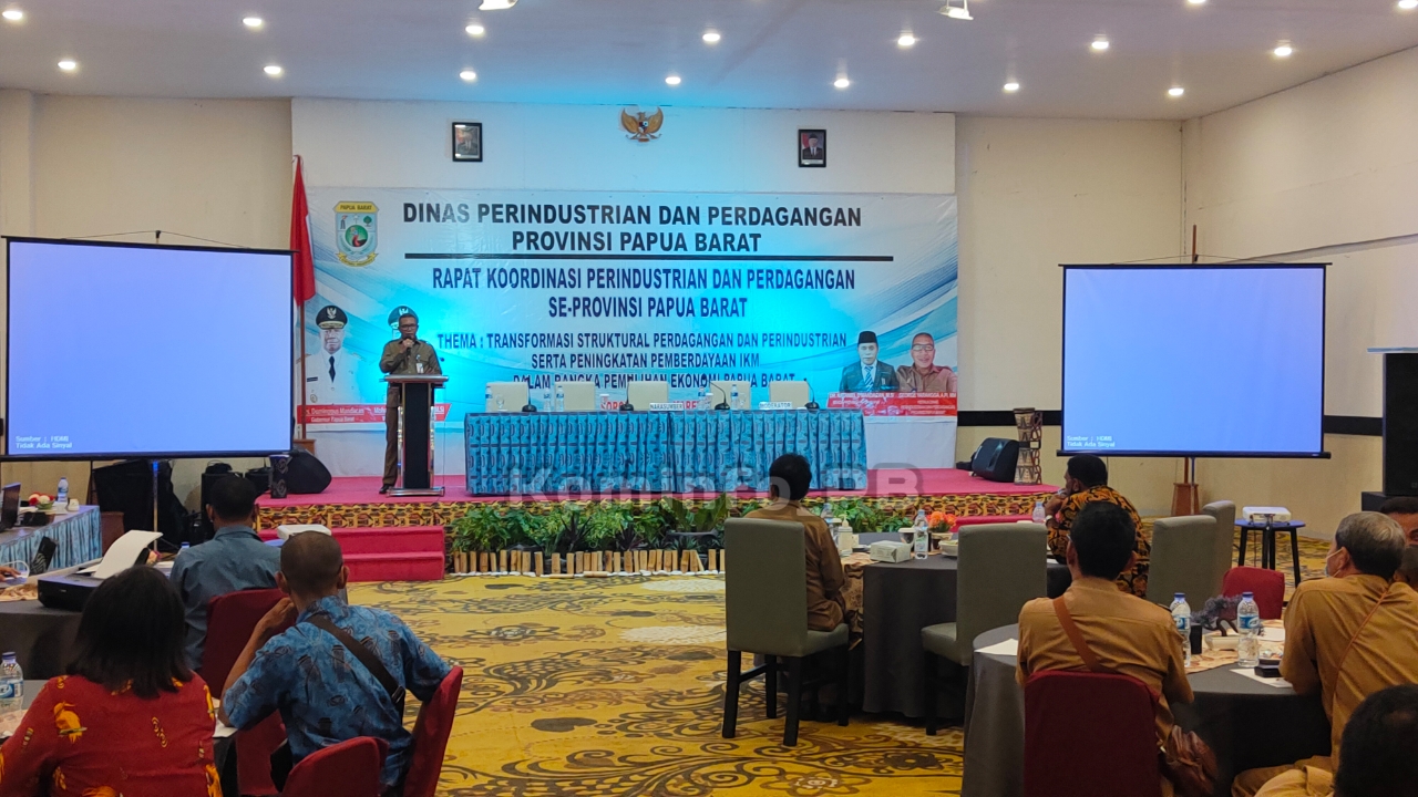 Kadis Perindag Papua Barat Tekankan Komunikasi dan Sinergitas Mendorong Pertumbuhan IKM Saat Menutup Rakornis 2022
