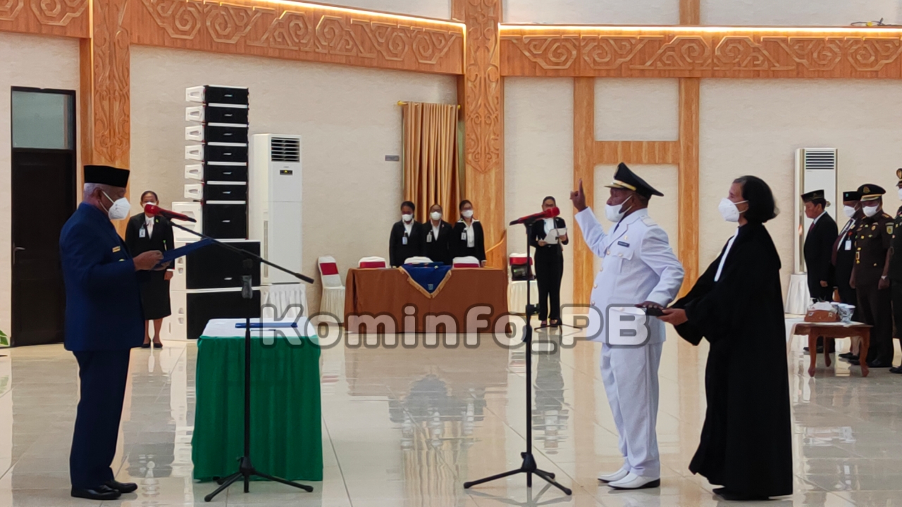 Gubernur Papua Barat Lantik Markus Jitmau,S.Sos Sebagai Wakil Bupati Maybrat Sisa Periode 2017-2022