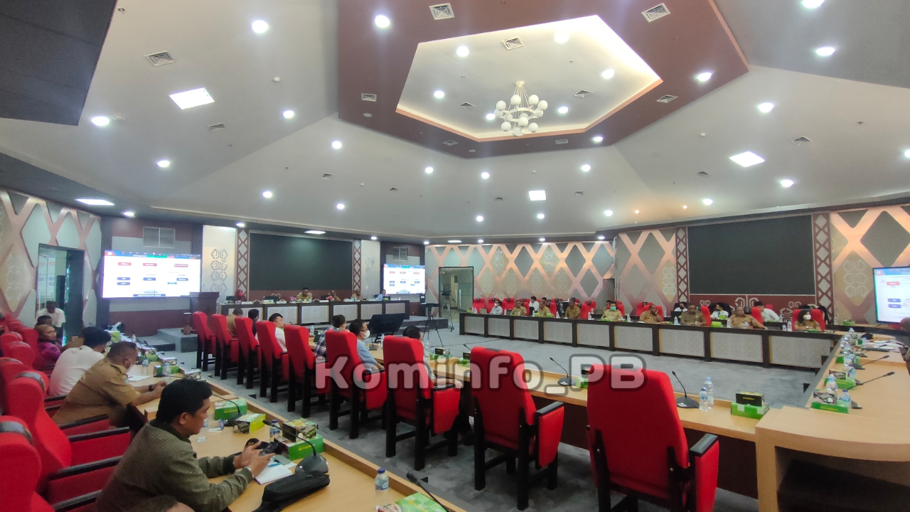 Pj. Gubernur Waterpauw Pimpin Jalannya Rapat TPID Se-Papua Barat Tahun 2022