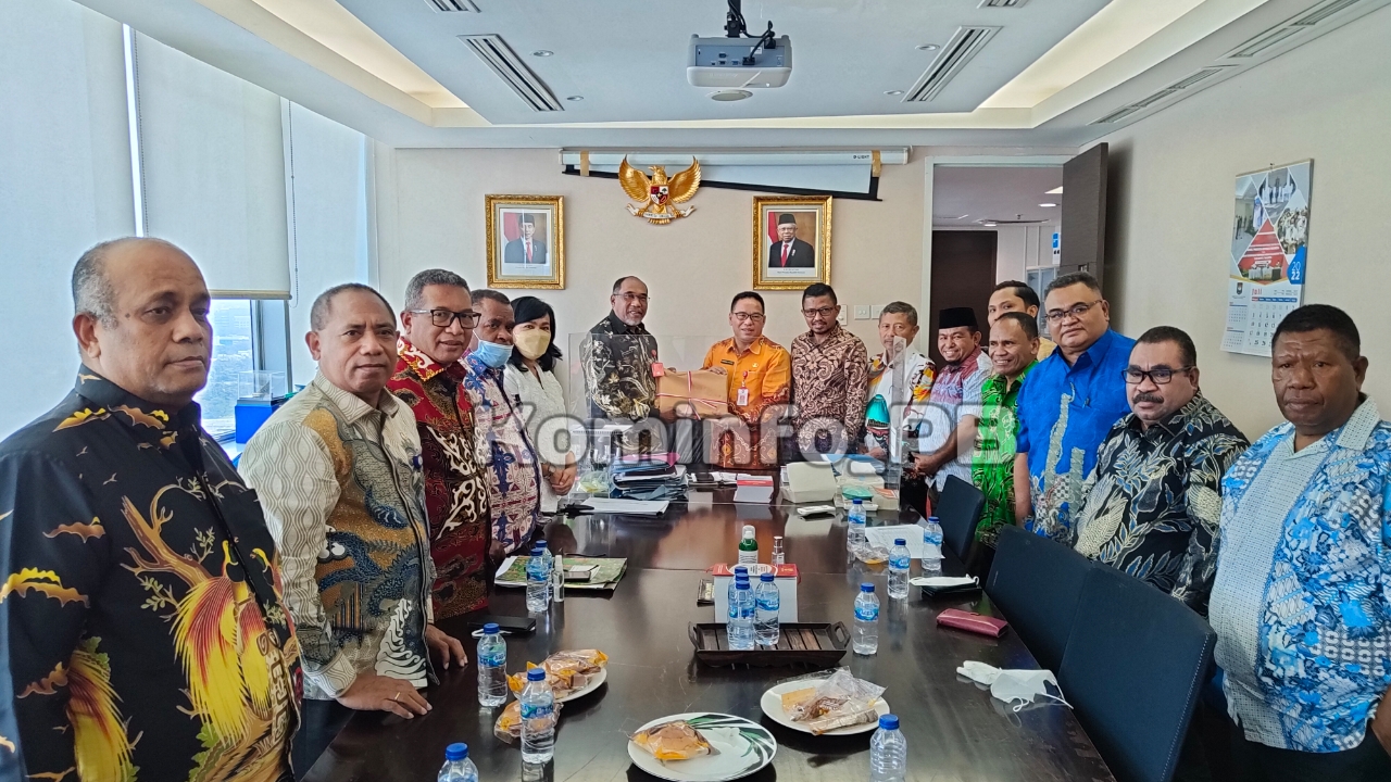 21 Raperdasi dan Raperdasus Diserahkan Ke Kemendagri, Langkah Percepatan Pj. Gubernur Waterpauw Diapresiasi
