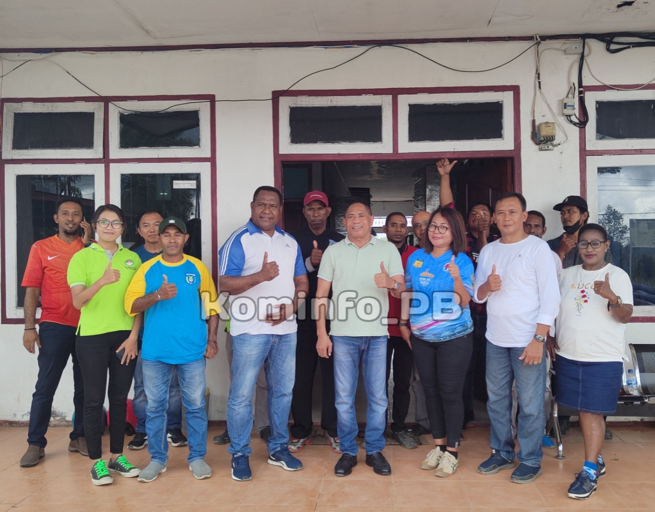 Kadis Kominfo Perstatik Papua Barat Kunjungi Kominfo Kab. Sorong Tinjau Infrastruktur Teknologi Informasi