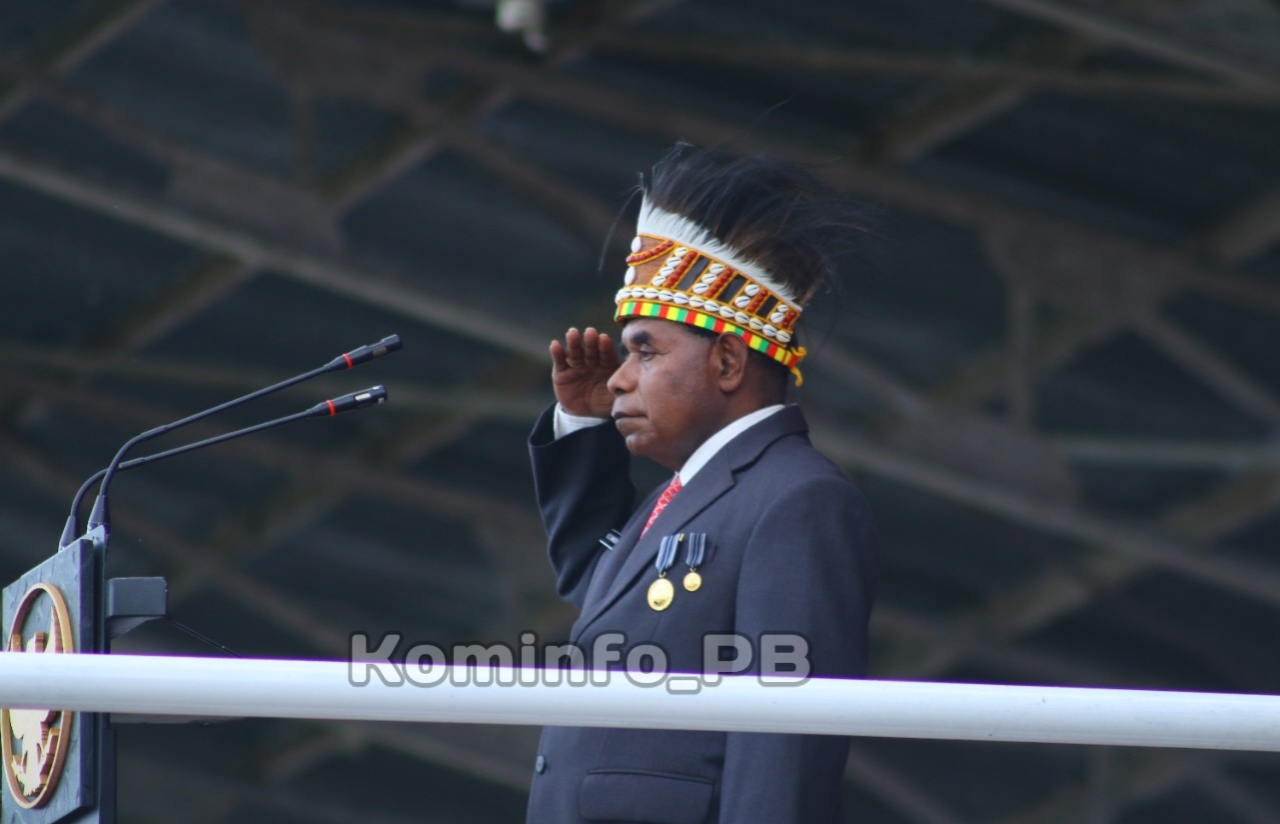 Sekda Papua Barat Pimpin Upacara Penurunan Bendera Hut Republik Indonesian Ke-77