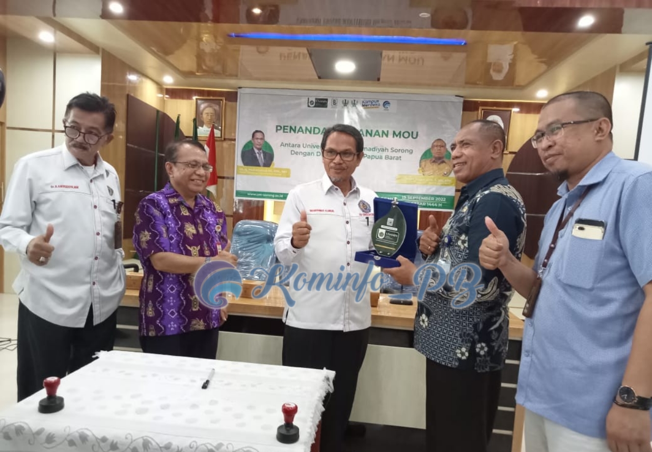 Diskominfo Persandian & Statistik-PPID Papua Barat Teken MoU Bersama Universitas Muhammadiyah Sorong