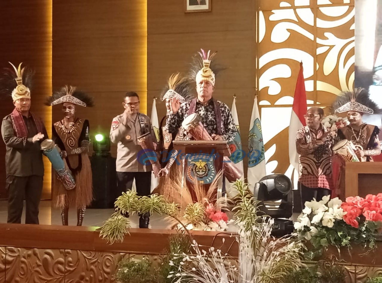 Buka Raker Bupati/Walikota Se-Papua Barat, Penjabat Gubernur Waterpauw Sorot Isu Pendidikan dan Tata Ruang