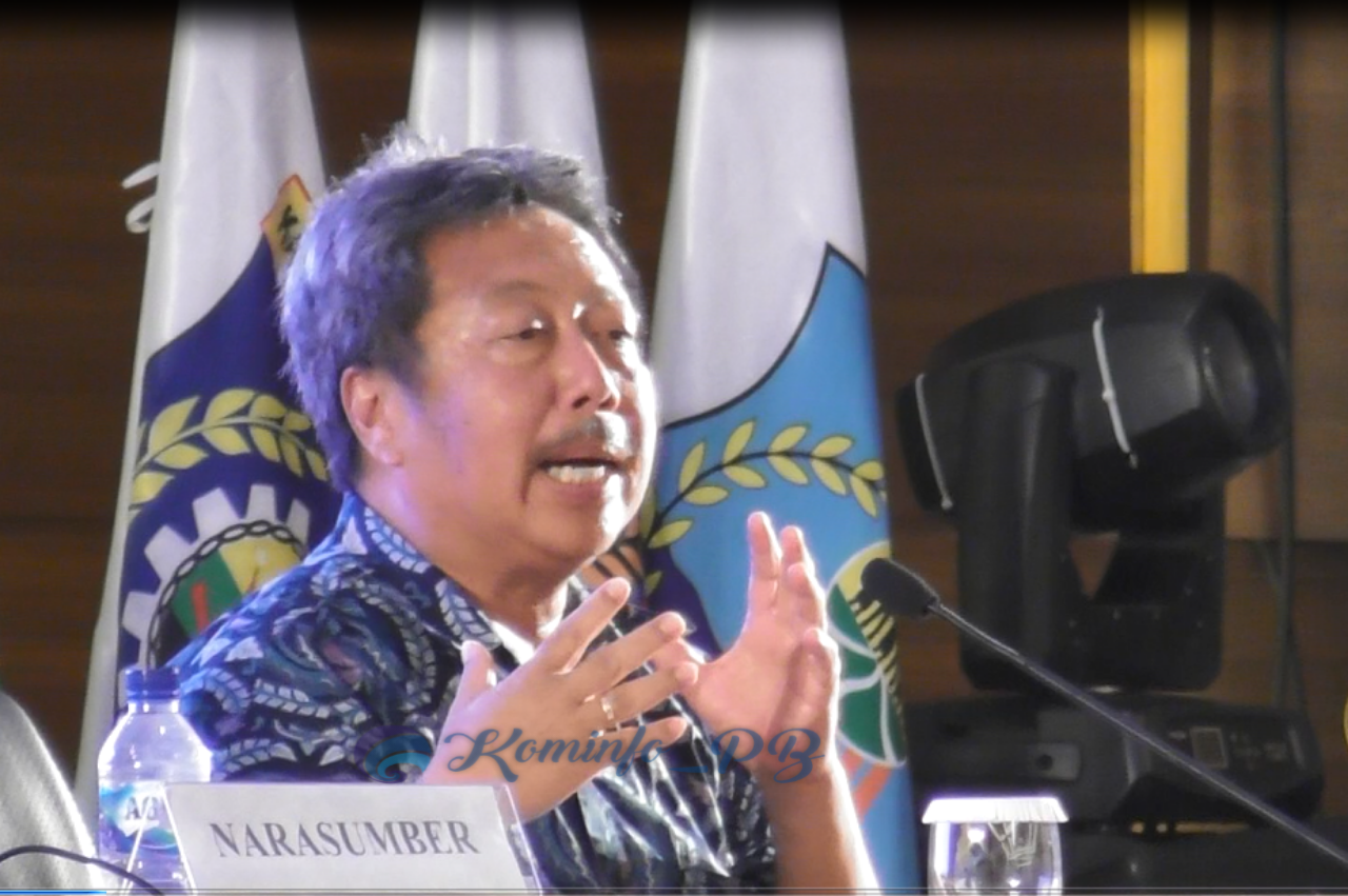 Dr. Ir Agus Sumule Tegaskan Guru Ujung Tombak Penyelesaian Masalah Pendidikan di Papua Barat