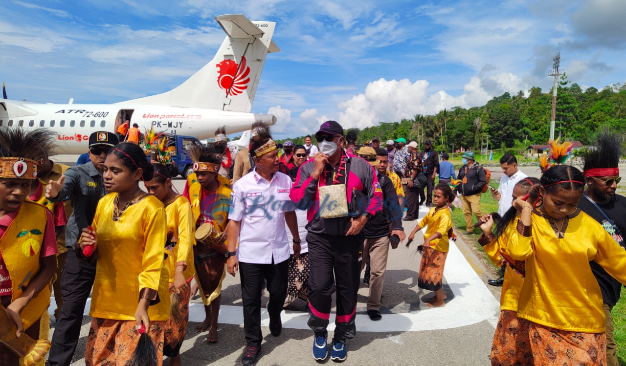 Penjabat Gubernur Papua Barat Hadiri Rangkaian Hut Kabupaten FakFak Ke-122