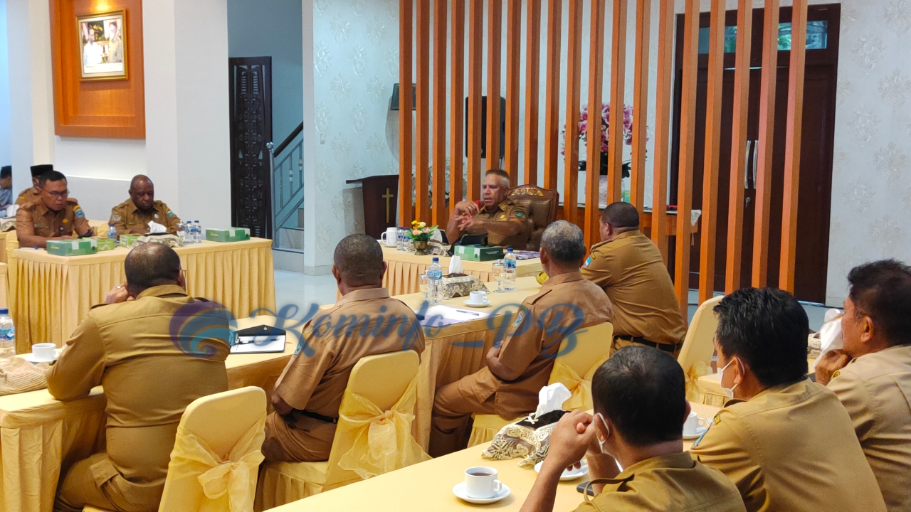 Penjabat Gubernur Waterpauw Pimpin Rapat Bersama Pimpinan OPD Bahas Kesiapan HUT Pekabaran Injil Ke-168