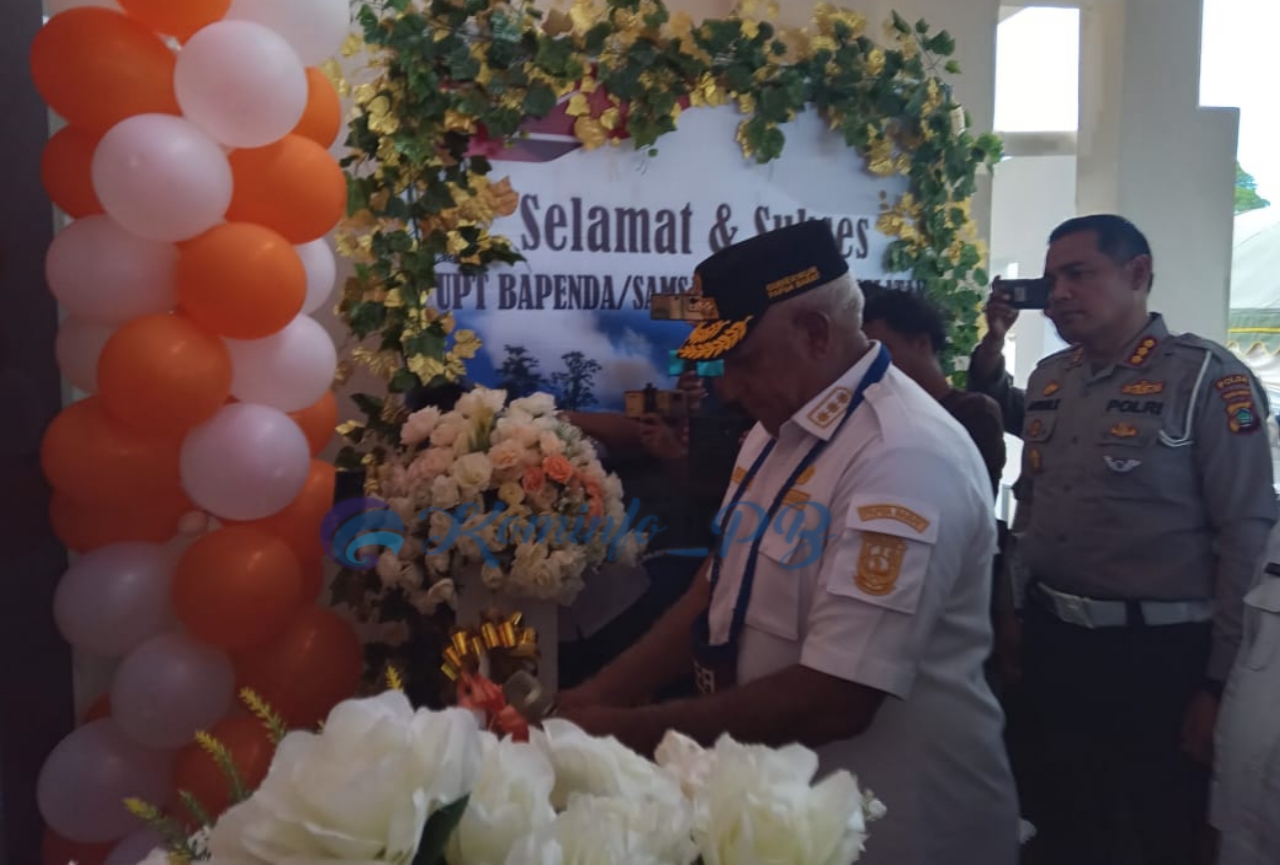 Penjabat Gubernur Waterpauw Meresmikan Kantor Samsat Manokwari Selatan