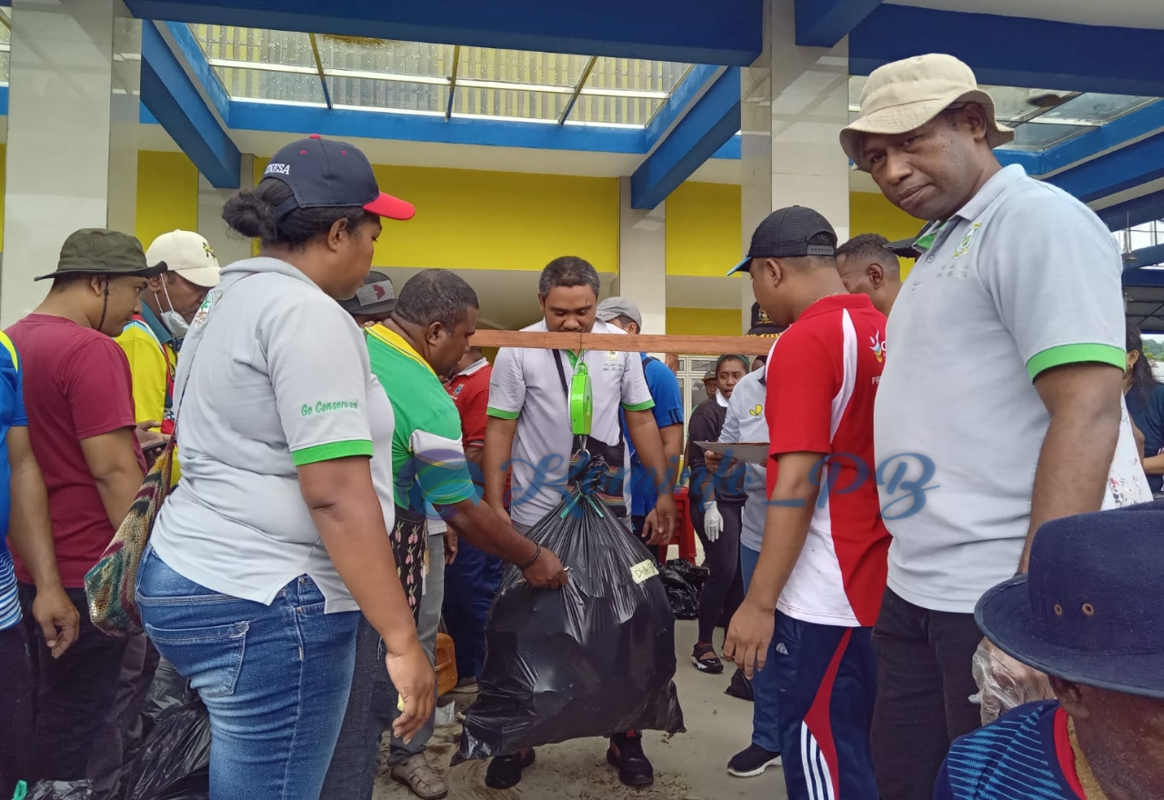 Aksi Kebersihan OPD Pemprov Papua Barat di Terminal Wosi Manokwari