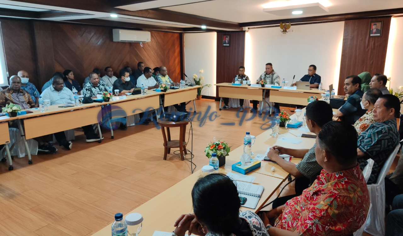 Pimpin Rapat Inflasi Papua Barat, Pj. Gubernur Waterpauw Usul Tambah Kota IHK Menjaga Keseimbangan