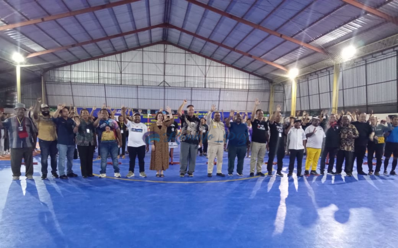 Pj. Gubernur Waterpauw Beri Pesan Atlet Futsal Piala Gubernur : Olahraga Bisa Menjadikan Generasi Hebat