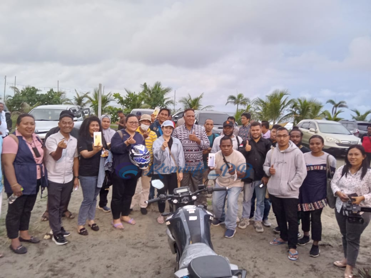 Kebersamaan Pj. Gubernur Waterpauw Bersama Awak Media di Manokwari