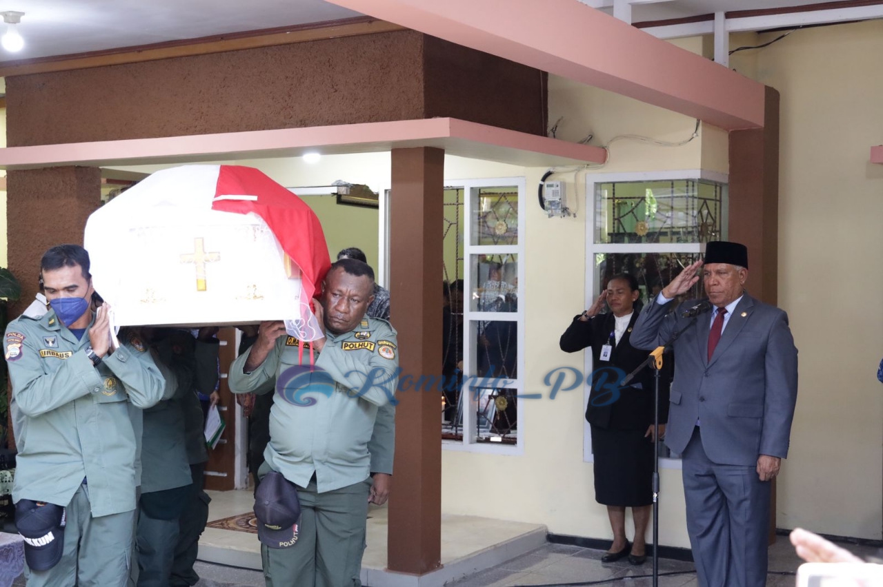 Pemprov Papua Barat Beri Penghormatan Terakhir Atas Berpulangnya Alm. Fredrik Hendrik Runaweri