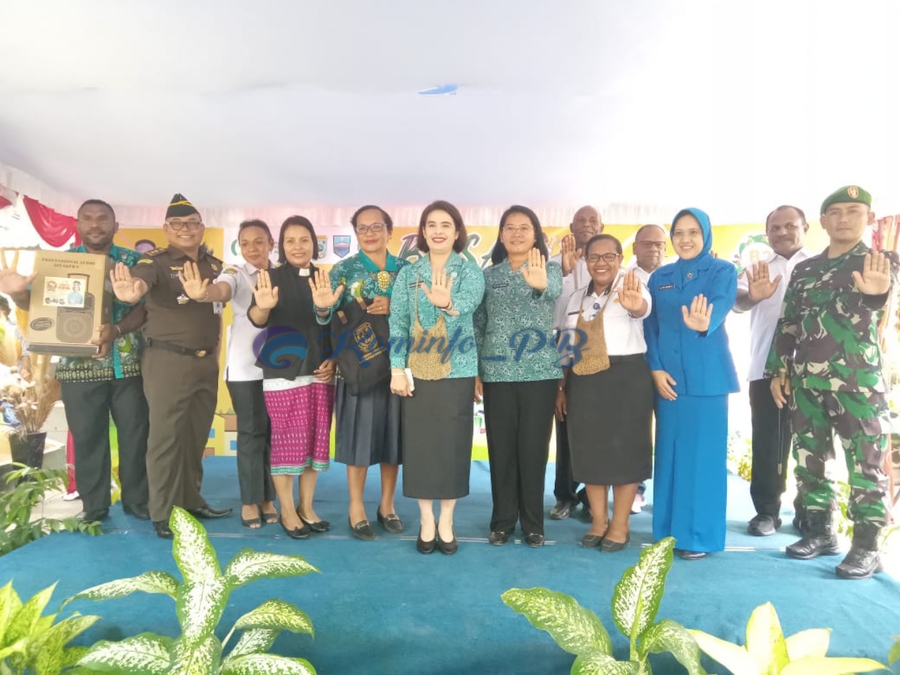 Pj. Ketua TP PKK Provinsi Papua Barat Buka B2SA Goes To School di Manokwari