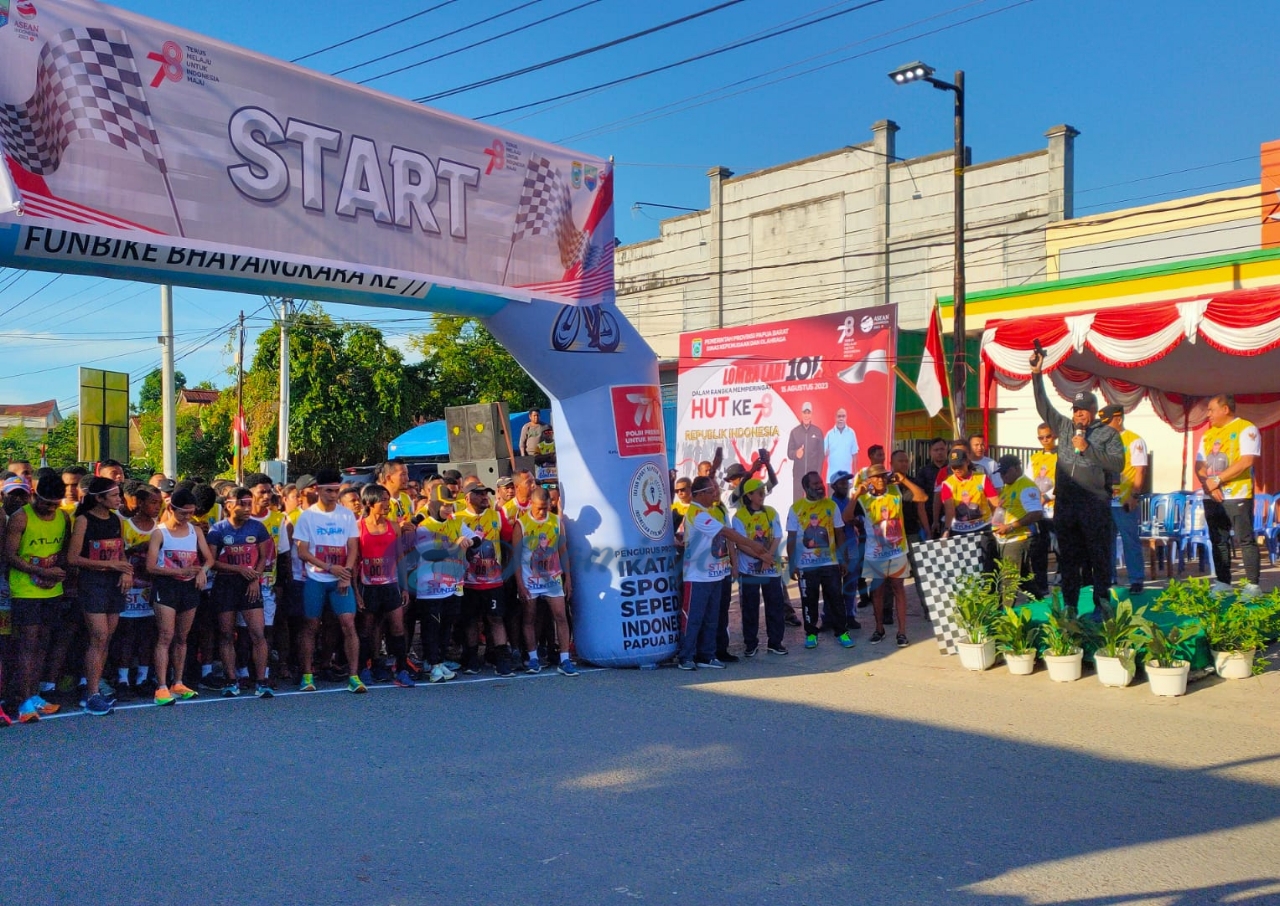 Pj. Gubernur Waterpauw Lepas Ribuan Peserta Lomba Lari 10 KM Jelang HUT RI Ke- 78, Ramhat Setiabudi Tercepat
