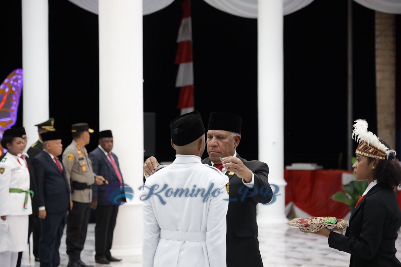 Pj. Gubernur Waterpauw Kukuhkan Paskibraka Papua Barat Tahun 2023