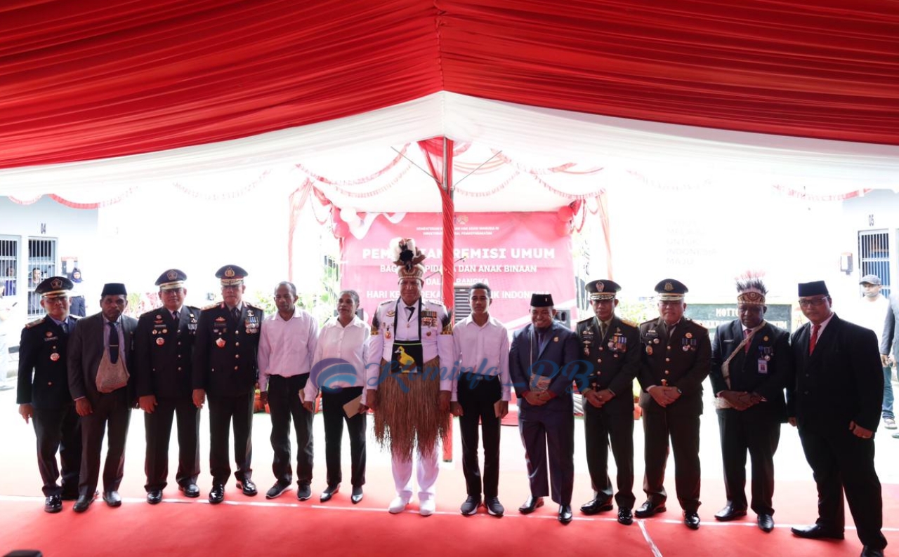 Pj. Gubernur Waterpauw Serahkan Remisi Spesial HUT RI 78 Bagi Ratusan Warga Binaan di Lapas Manokwari
