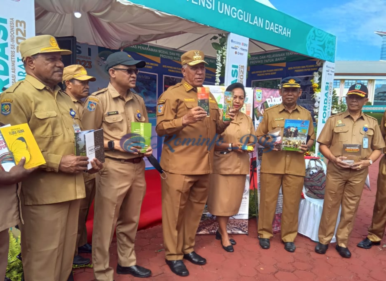 Pimpin Apel Senin Pagi, Pj. Gubernur Waterpauw Ajak ASN Pemprov Papua Barat Sukseskan Momen Fordasi