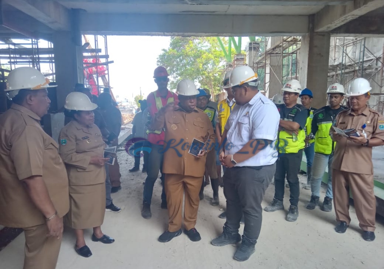 Pantau Pembangunan Pasar Thumburuni FakFak, Pj. Gubernur Harap Cepat Rampung Dan Akomodir Pedagang Asli Papua