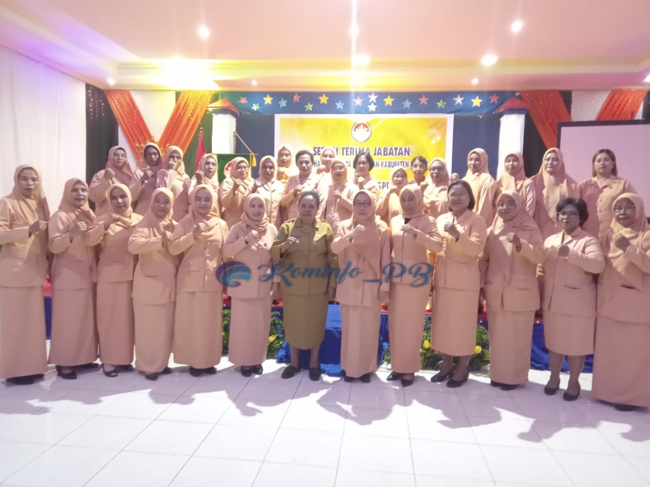 Pj. Ketua TP PKK Papua Barat Sertijab Bersama Plt. Ketua Dharma Wanita Kabupaten FakFak