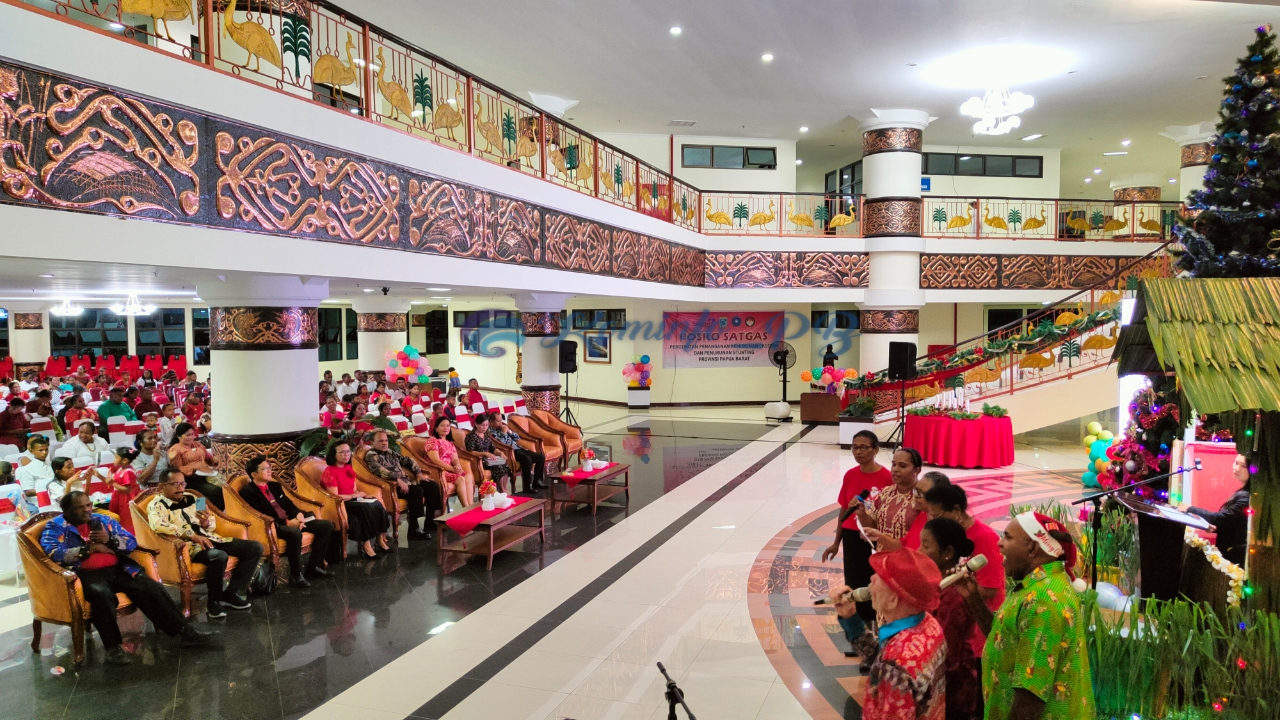 Kasih dan Kebersamaan Maknai Sukacita Natal Keluarga Besar Biro Umum Setda Papua Barat