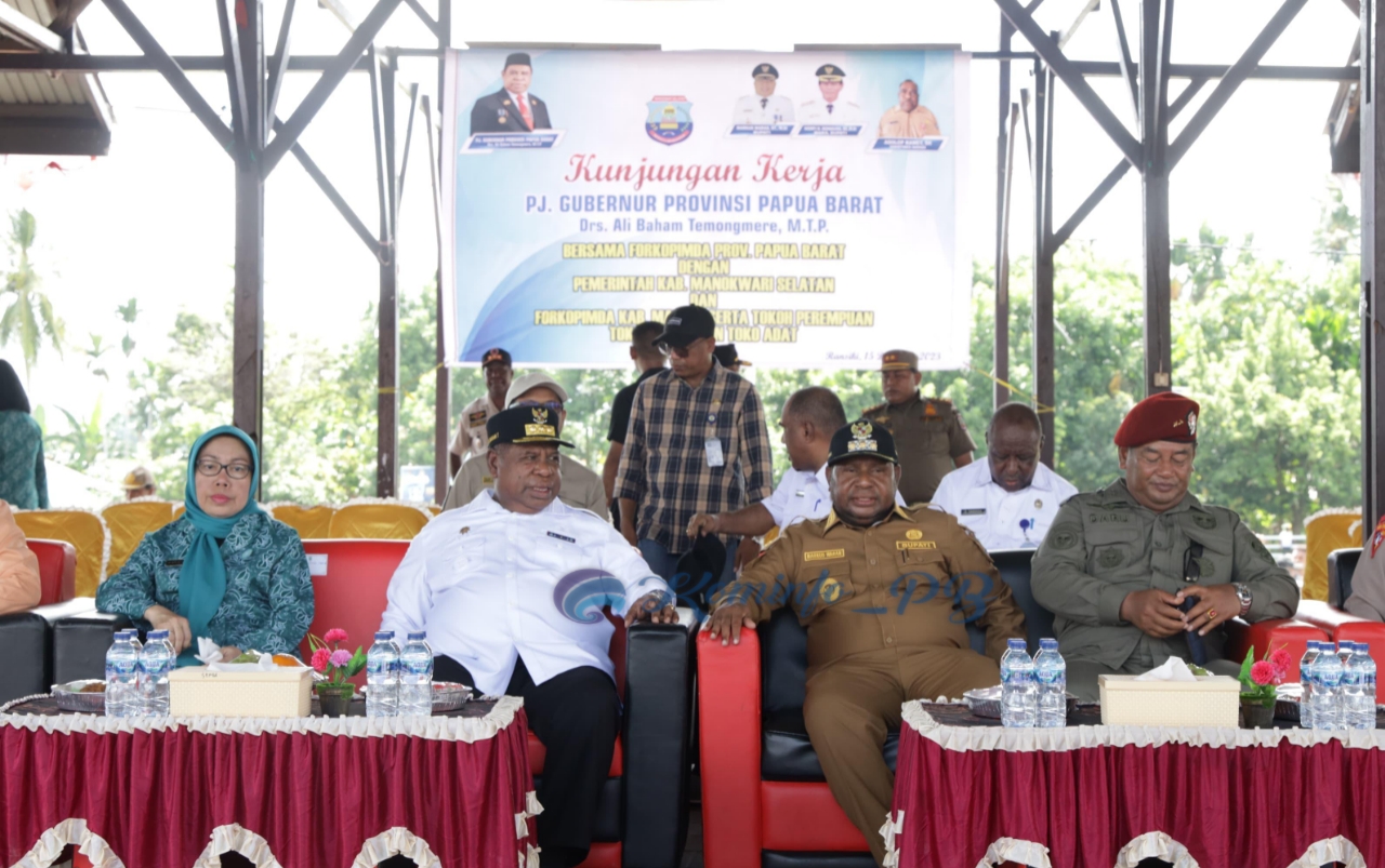 Pj. Gubernur Ali Baham Rapat Bersama Pemerintah dan Para Tokoh di Mansel