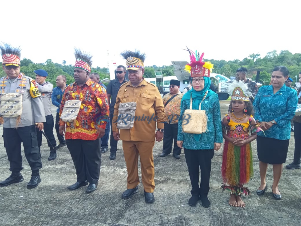 Kunker Perdana Pj. Gubernur Ali Baham Disambut Hangat Pemda Dan Masyarakat Teluk Bintuni