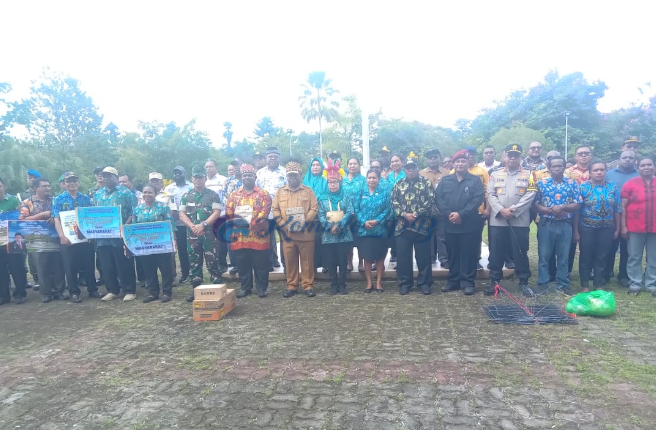 Pimpin Apel Gabungan TNI/POLRI Di Bintuni, Pj. Gubernur Ali Baham Gaungkan Pemilu Damai