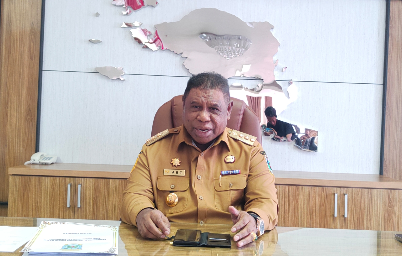 Penjelasan Pj. Gubernur Ali Baham Soal Penghentian Penerbangan Batik Air ke Manokwari