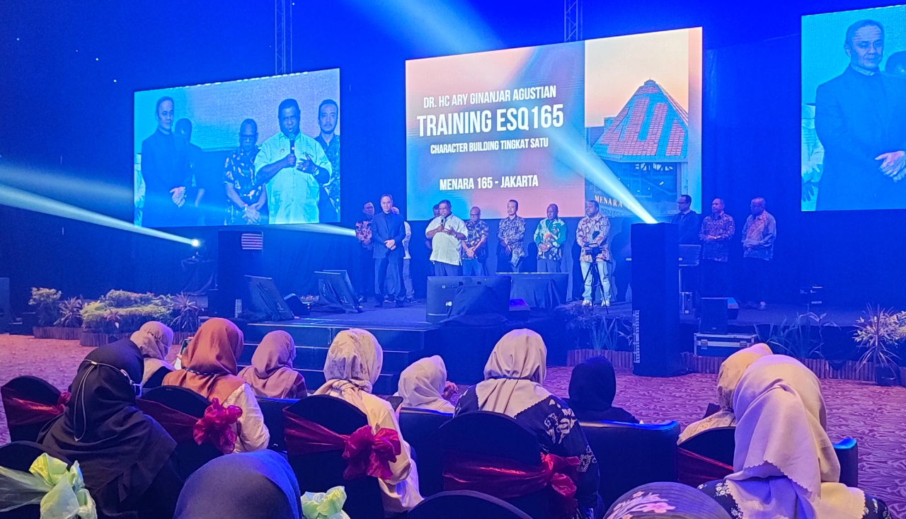 Pj. Gubernur Ali Baham Gaungkan Konsep 1 Tungku 3 Batu dari Papua Barat untuk Indonesia Emas 2045