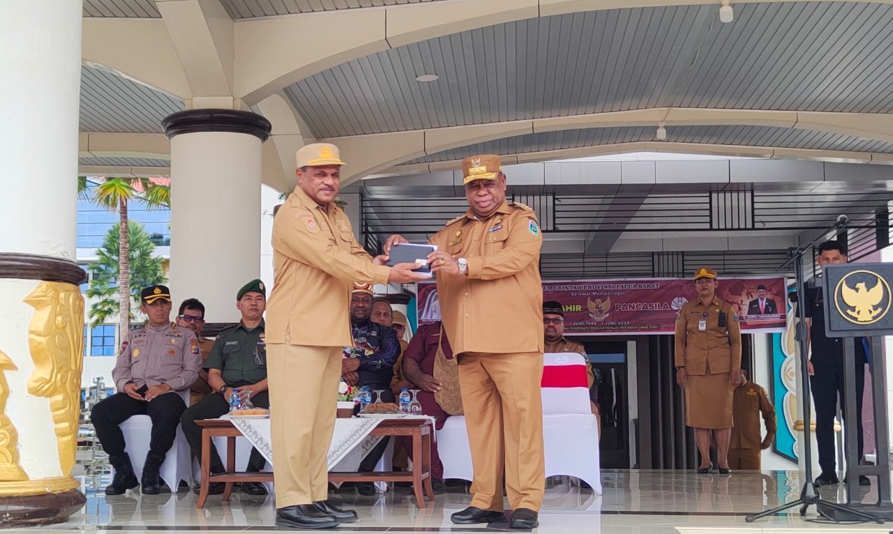 Pj. Gubernur Ali Baham Serahkan GovTech Indonesia 