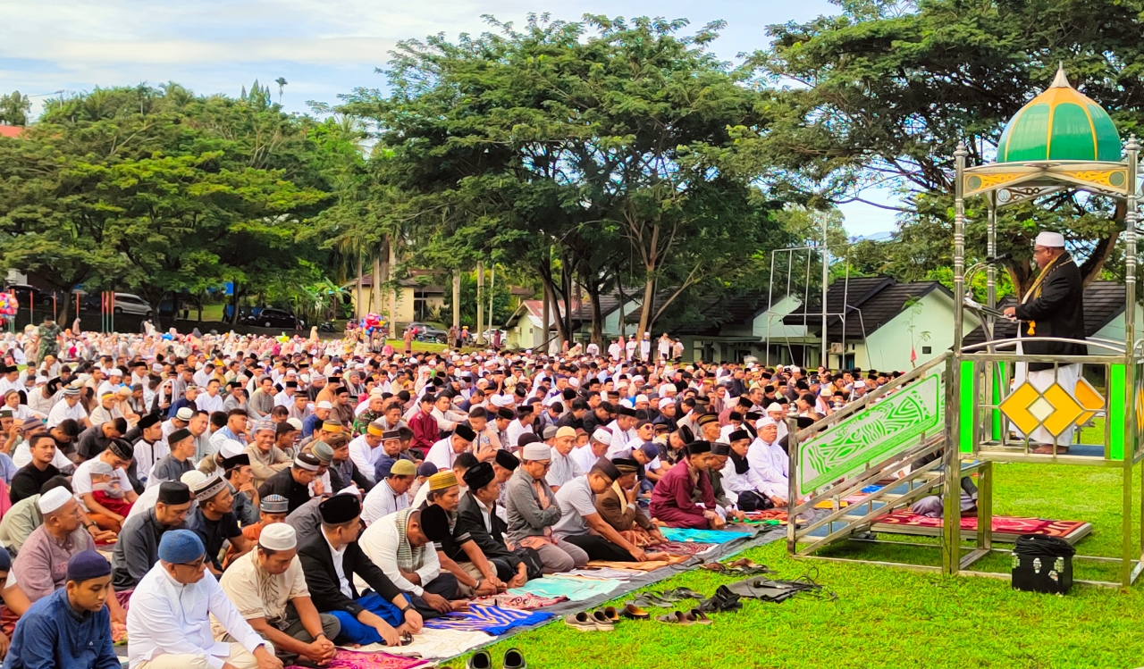Pj. Gubernur Ali Baham Temongmere Khotib Sholat Idul Adha 1445 Hijriah, Uraikan Keteladanan Nabi Ibrahim as
