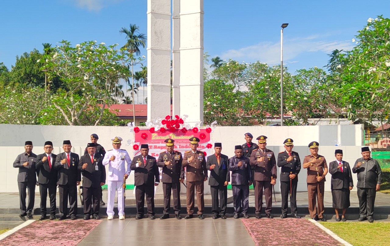 Pj. Gubernur Ali Baham Temongmere Hadiri Ziarah Nasional dan Tabur Bunga Peringati HUT RI Ke-79