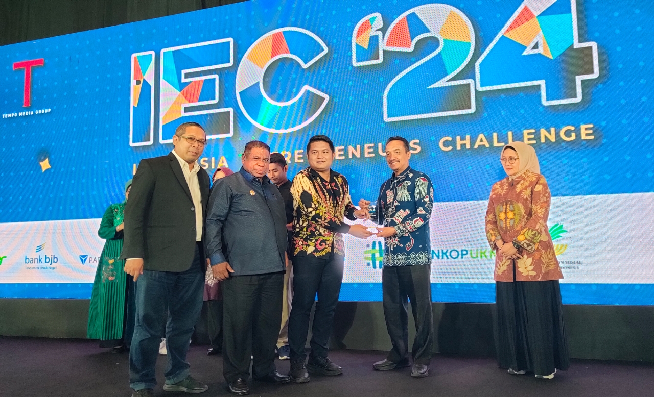 Pj. Gubernur ABT Hadiri IEC 2024, Dua Perwakilan UMKM Papua Barat Terima Penghargaan