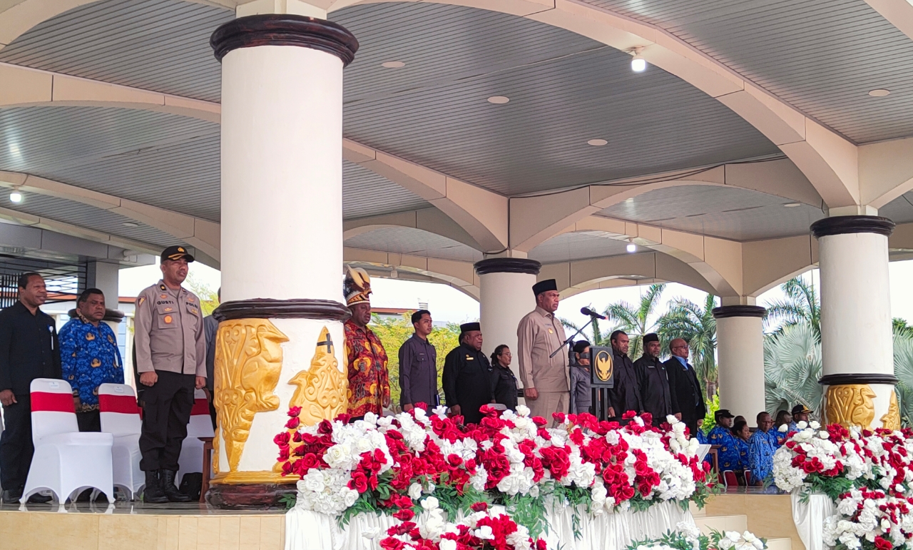 Wagub Lakotani Pimpin Upacara Peringatan Hari OTDA KE- XXIX di Manokwari