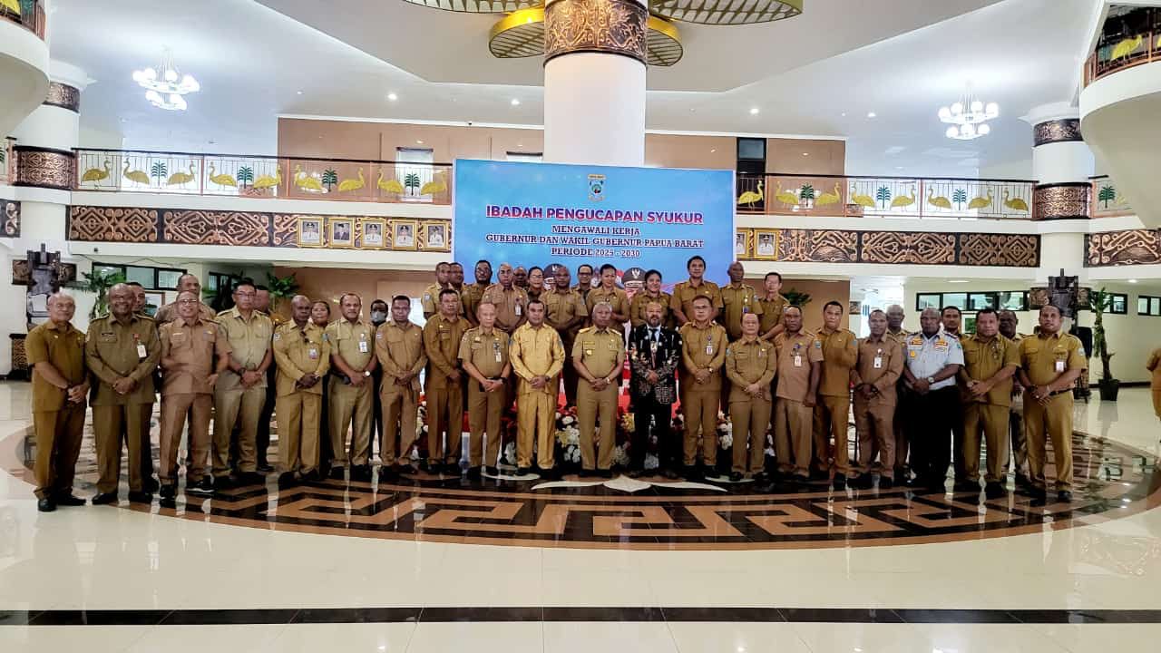 Awali Tugas dengan Ibadah Syukur, Gubernur Dominggus Mandacan : Doa Kita Sudah Terkabul