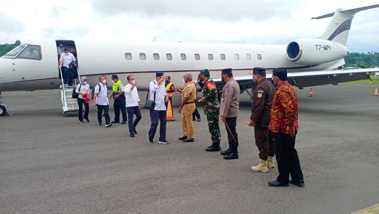 Gubernur Papua Barat Dampingi Kunker Menteri Investasi dan Menteri Perhubungan di Kab. Manokwari dan Fak-Fak