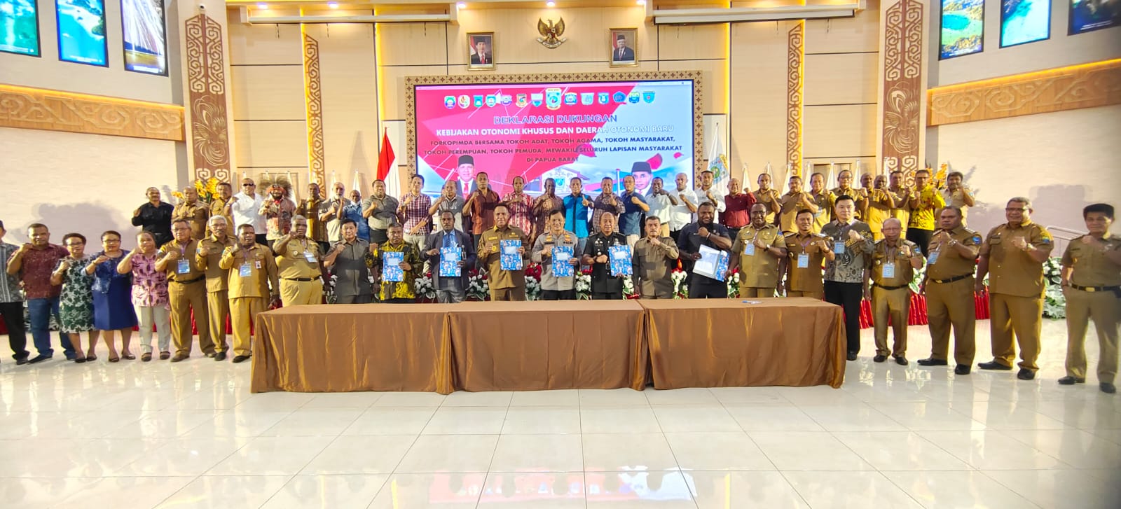 Pj. Gubernur Waterpauw Kirim Dokumen Deklarasi Rakyat Papua Barat Dukung Otsus dan DOB ke Jokowi