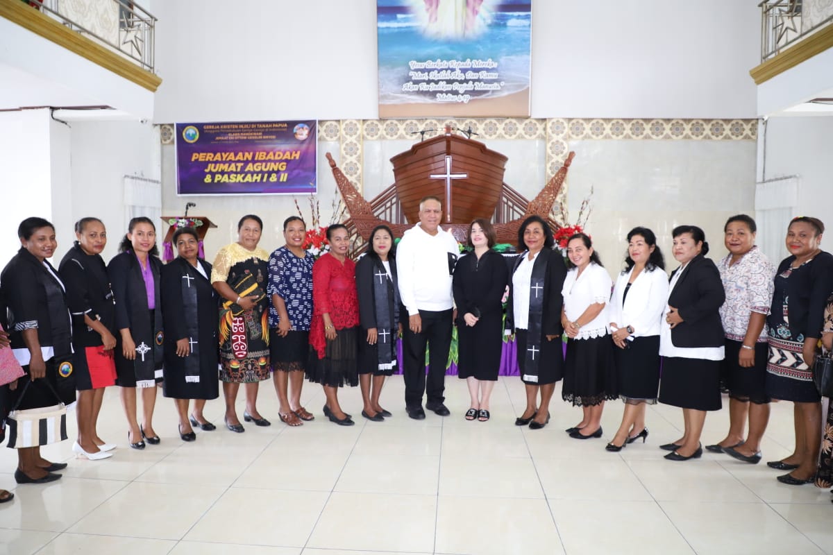 Saat Ibadah Agung, Pj. Gubernur Waterpauw Paparkan Proyeksi Pembangunan Papua Barat