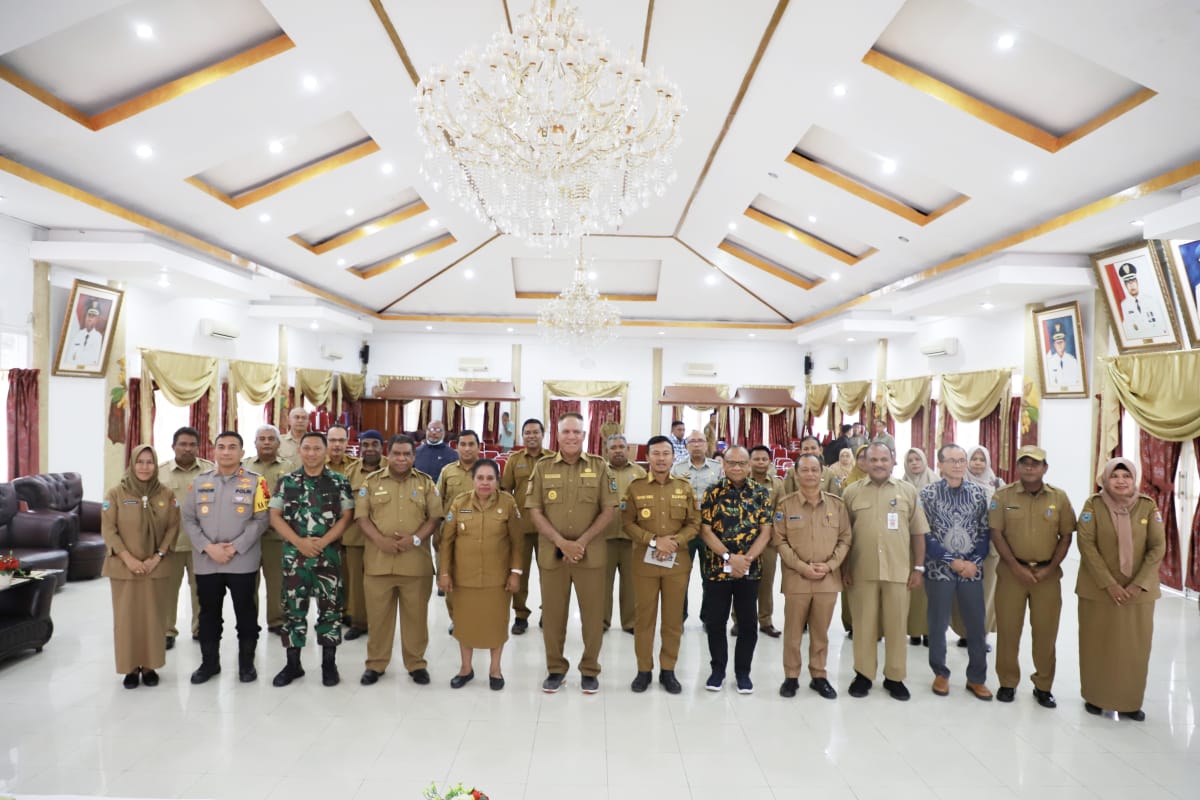 Pj. Gubernur Waterpauw Paparkan Langkah Strategis Penanganan Stunting dan Kemiskinan Ektrem Bersama Pemkab Fakfak