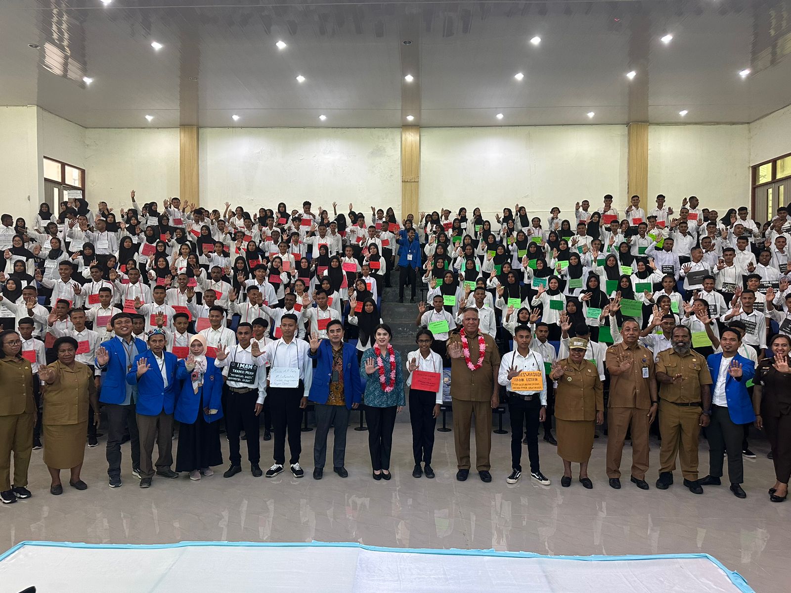 Pj. Gubernur Paulus Waterpauw Buka PKKMB Bagi Mahasiswa Baru POLINEF Fakfak