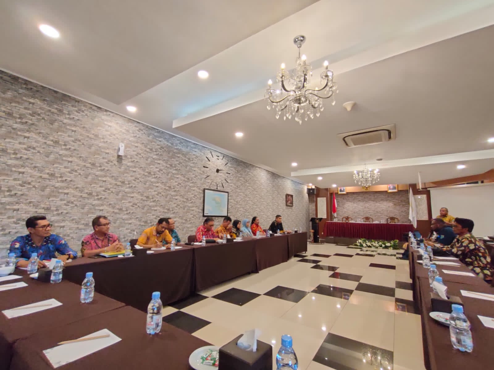 10 Calon Anggota KIP Papua Barat Ikuti Fit And Proper Test Oleh DPR PB