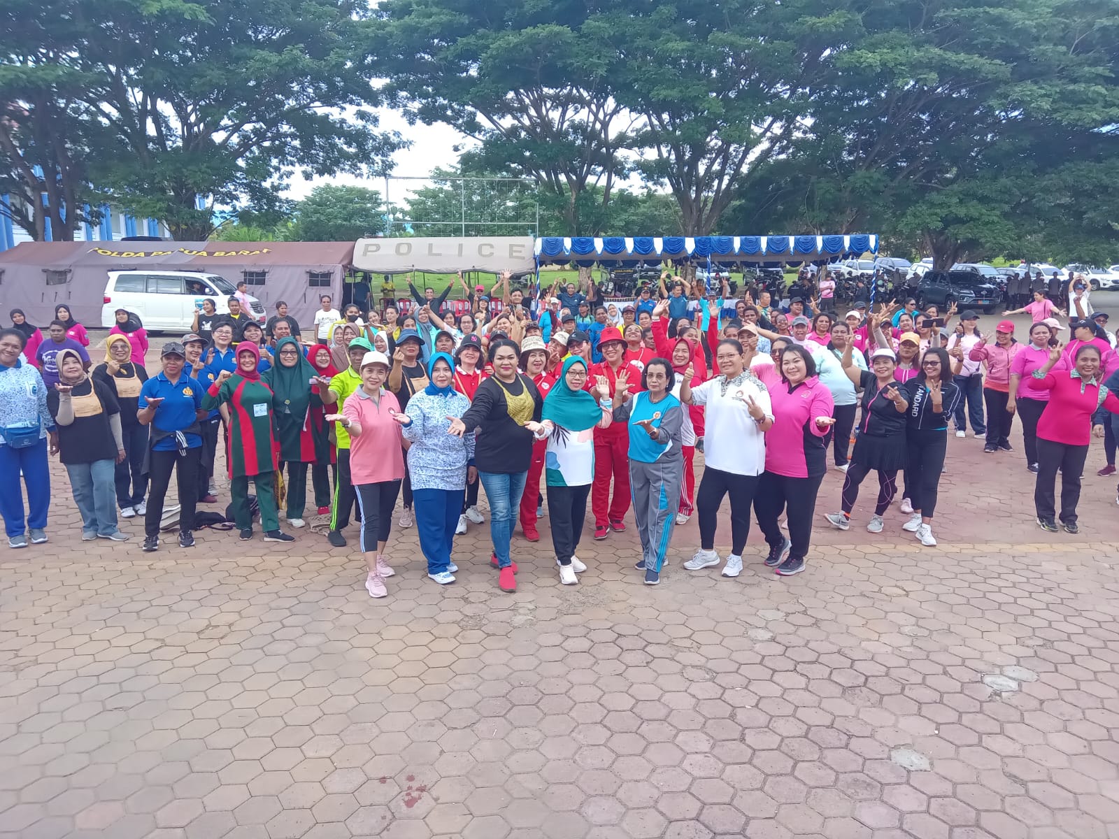 Hadiri Senam Dan Donor Darah Semarak HUT PWKI Papua Barat, Pj. Ketua TP PKK Papua Barat Ajak Organisasi Wanita Jalin Kasih