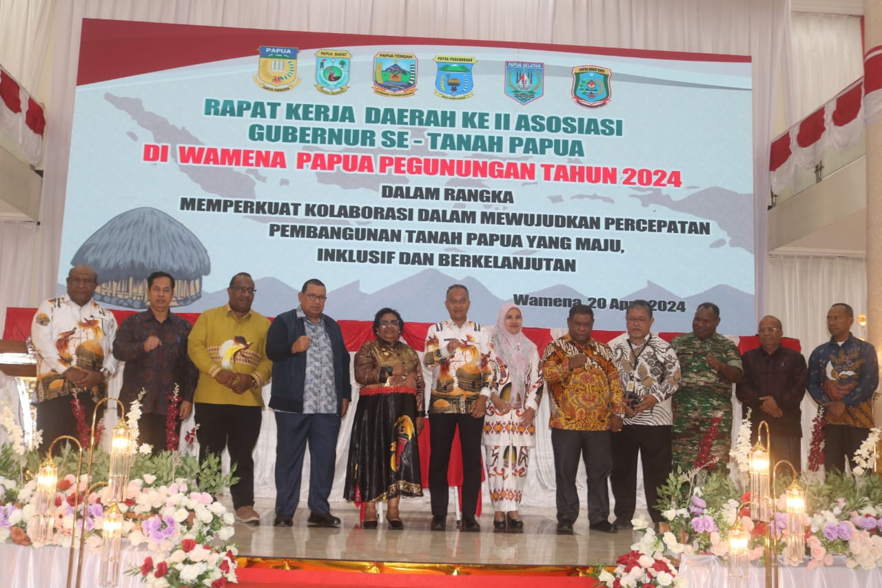 Pj. Gubernur Ali Baham Dorong Peningkatan Akses Transportasi Jalur Udara Dalam Rapat Asosiasi Gubernur Se-Tanah Papua