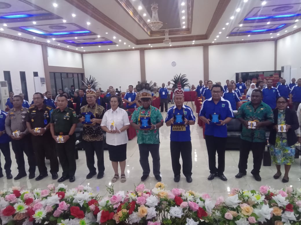 Membuka Rakor MKKS SMA/SMK Se-Papua Barat, Pj. Gubernur ABT Harap Ada Motivasi Generasi Indonesia Emas 2045