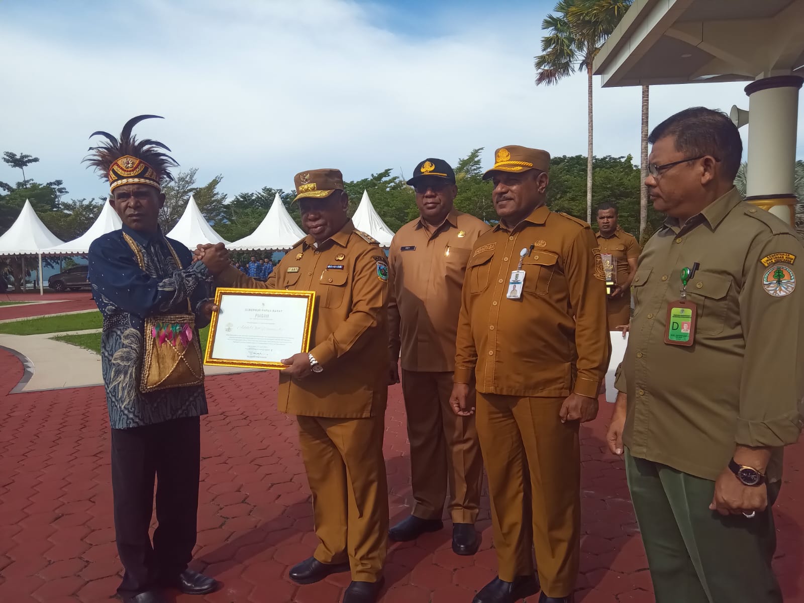 Serahkan SK 105 P3K, Pj. Gubernur ABT  : Kalau Sudah Diangkat Mengabdi Di Sini Jangan Minta Pindah