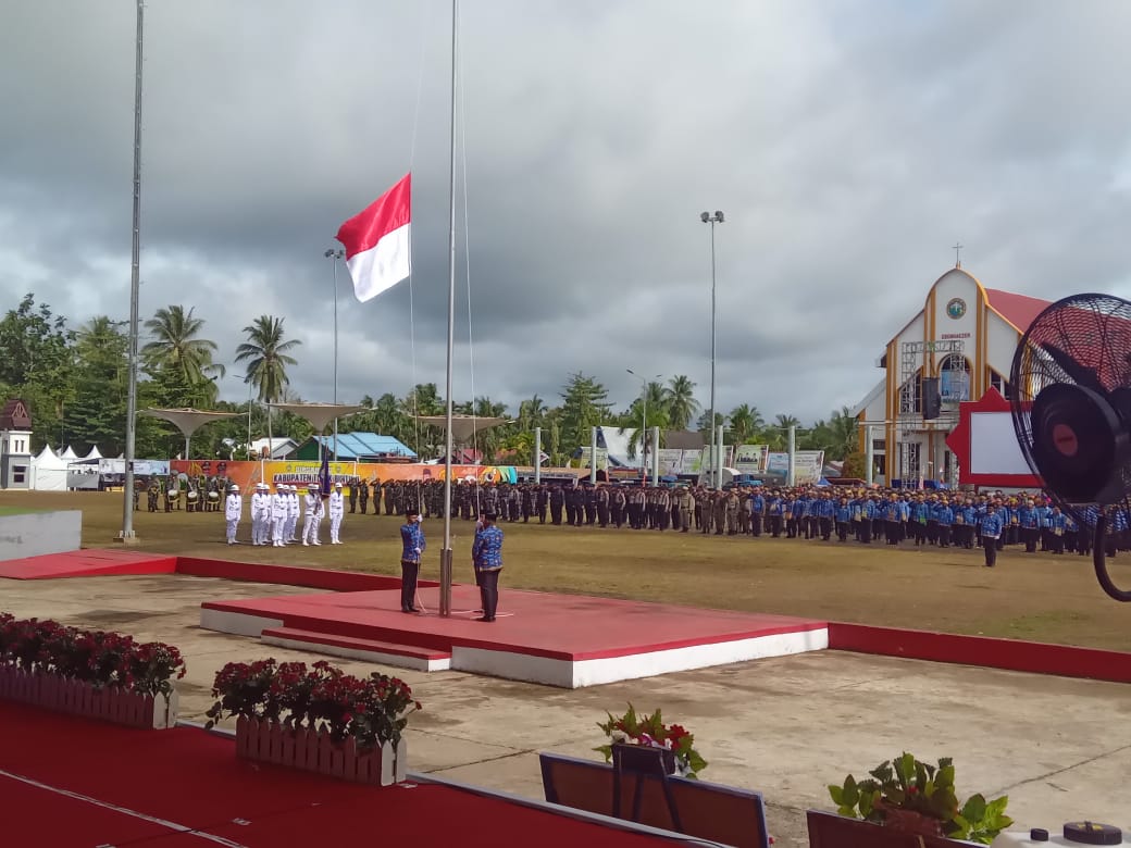 Bertindak Selaku Irup Pada Upacara Peringatan HUT Teluk Bintuni Ke 21 Tahun, Pj. Gubernur ABT : Penurunan Stunting Adalah Hadiah HUT